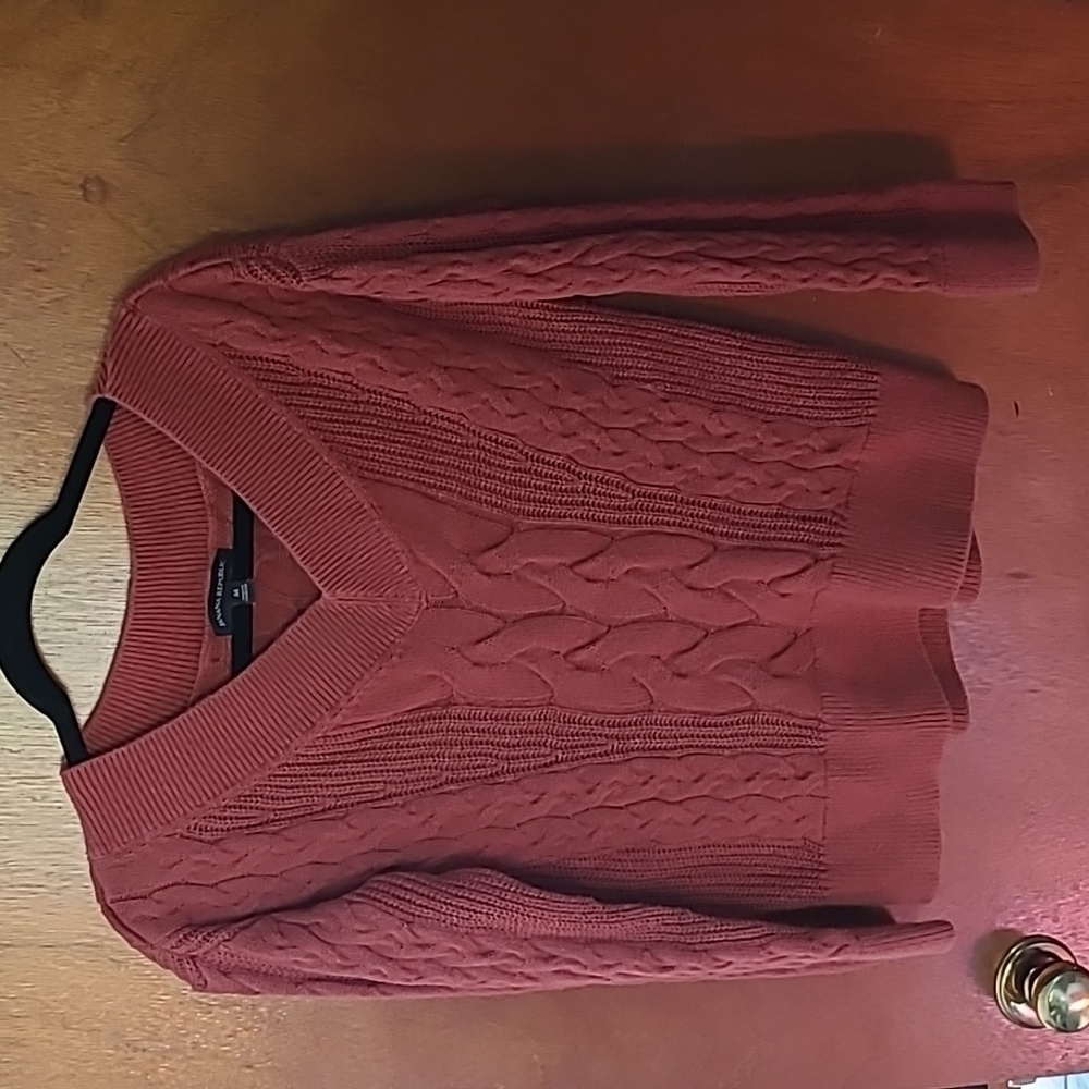 EUC Banana Republic sweater size M